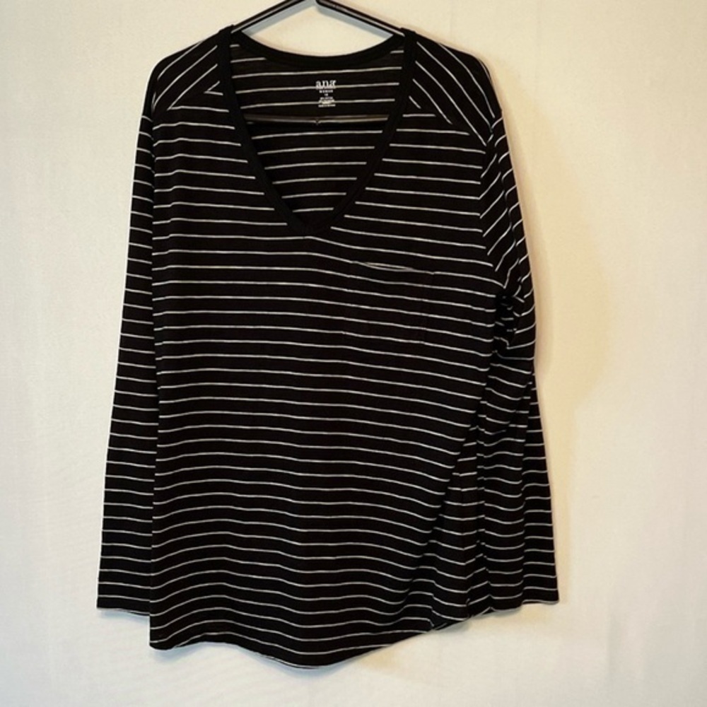 A.N.A New Approach Womens Black & White Stripe  V Neck Long Sleeve Top Sz 1X.